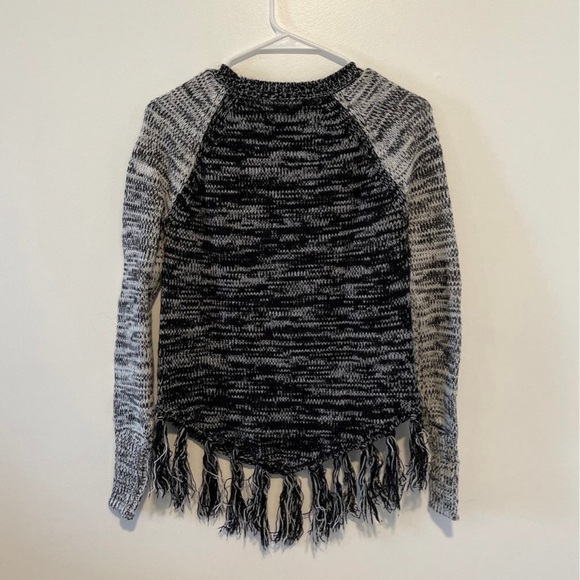 Hollister Grey Fringe Sweater XS Warm Slouchy Cozy - Picture 4 of 4